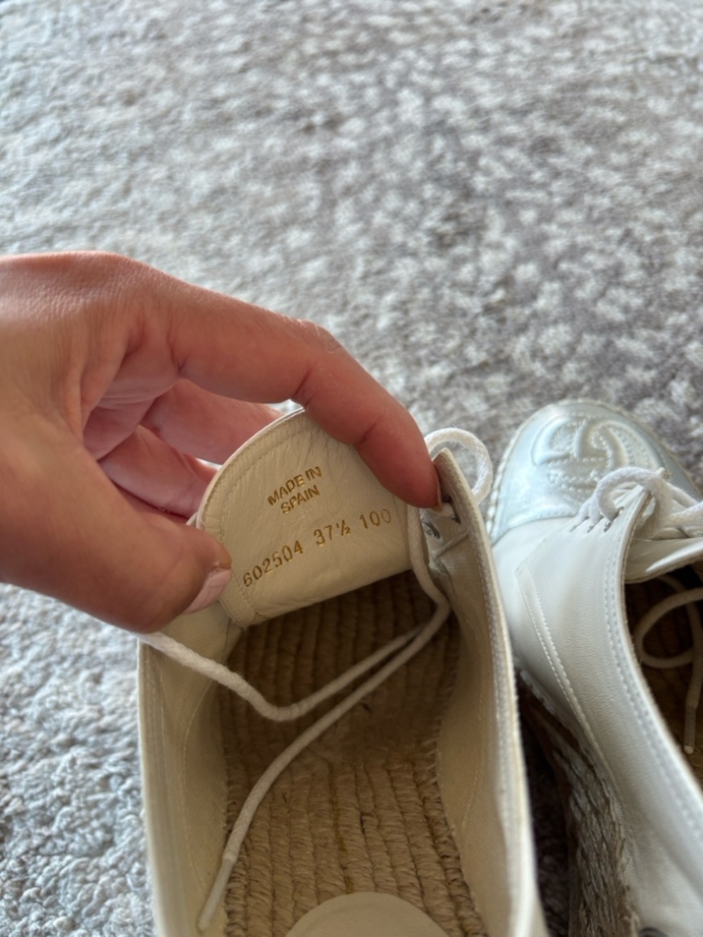Sz 37.5 GUCCI Pilar White and Silver Espadrille Wedges GREAT condition - Picture 3 of 8